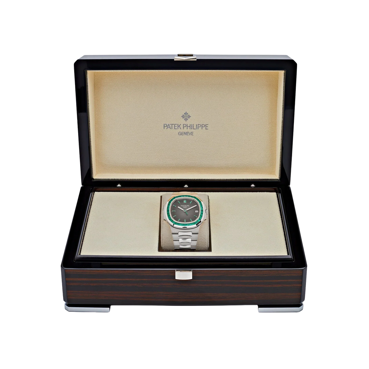 Nautilus 40mm 5711/113P-001 Platinum Charcoal Gray Dial Emerald Bezel